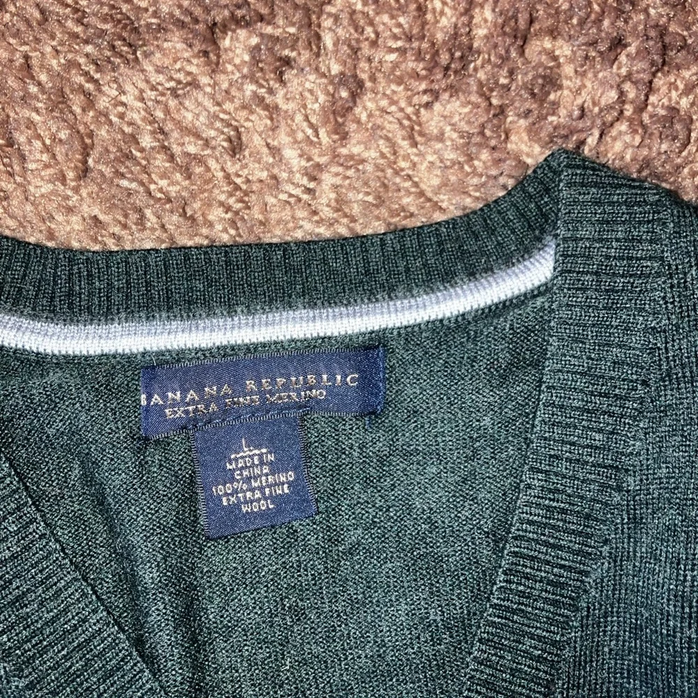 BANANA REPUBLIC MEN'S V-NECK PULLOVER 100% MERINO WOOL- Hunter Green XL